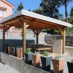 Mit Terrasse- Meerblick- Jacuzzi- Aussenpool By Interhome *