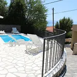 Mit Terrasse- Meerblick- Jacuzzi- Aussenpool By Interhome *
