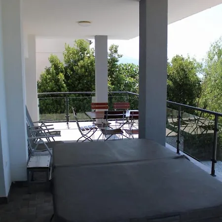 Appartement Mit Terrasse- Meerblick- Jacuzzi- Aussenpool By Interhome *