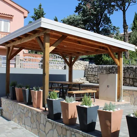 Mit Terrasse- Meerblick- Jacuzzi- Aussenpool By Interhome *