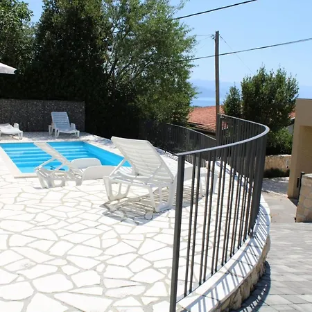 Mit Terrasse- Meerblick- Jacuzzi- Aussenpool By Interhome *
