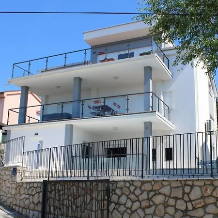 Appartement Mit Terrasse- Meerblick- Jacuzzi- Aussenpool By Interhome *