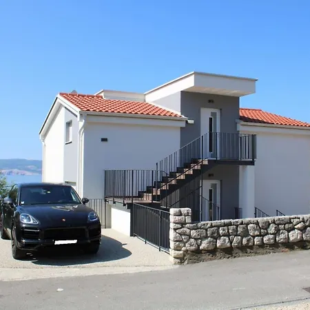 Mit Terrasse- Meerblick- Jacuzzi- Aussenpool By Interhome *