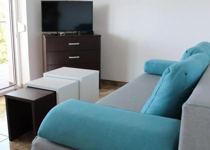 Apartment Mit Terrasse- Meerblick- Jacuzzi- Aussenpool By Interhome