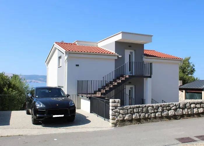 Mit Terrasse- Meerblick- Jacuzzi- Aussenpool By Interhome *